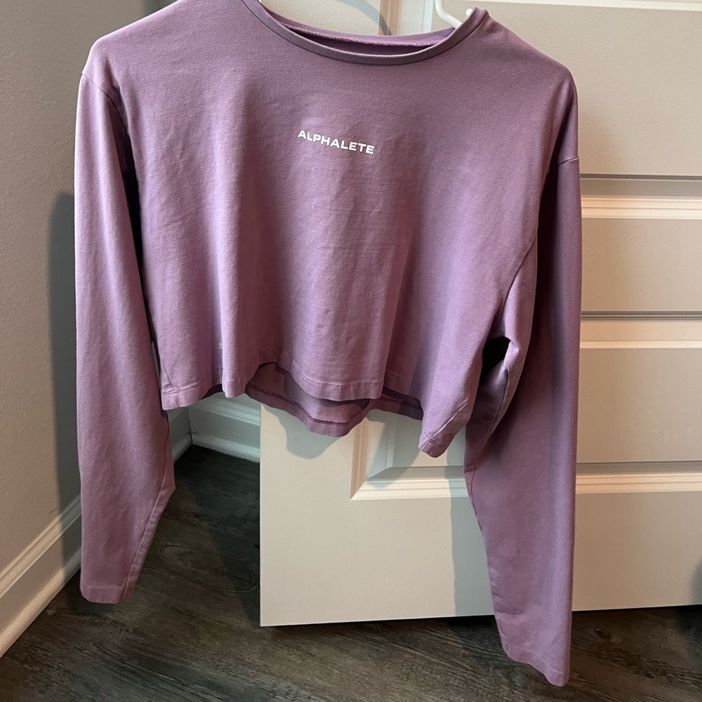 Alphalete long sleeve women’s cropped tee